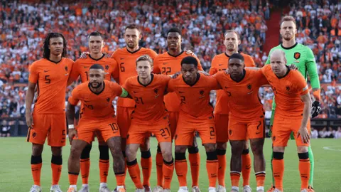 申花前球星登巴巴宣布告别足坛，曾历经短腿伤病困扰